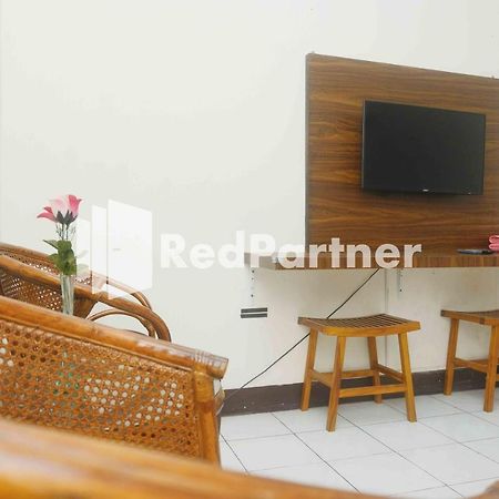 Hotel Transit 1 Makassar RedPartner Eksteriør billede