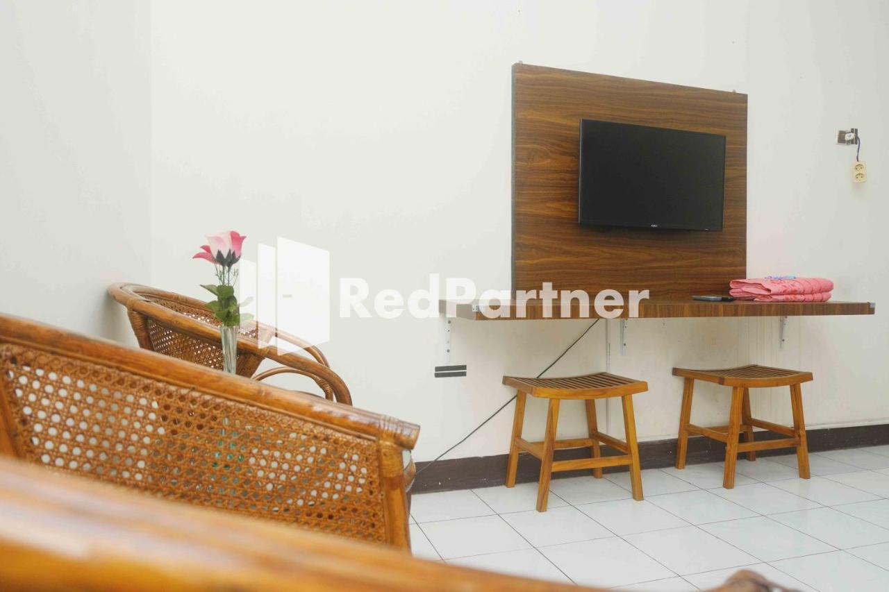 Hotel Transit 1 Makassar RedPartner Eksteriør billede