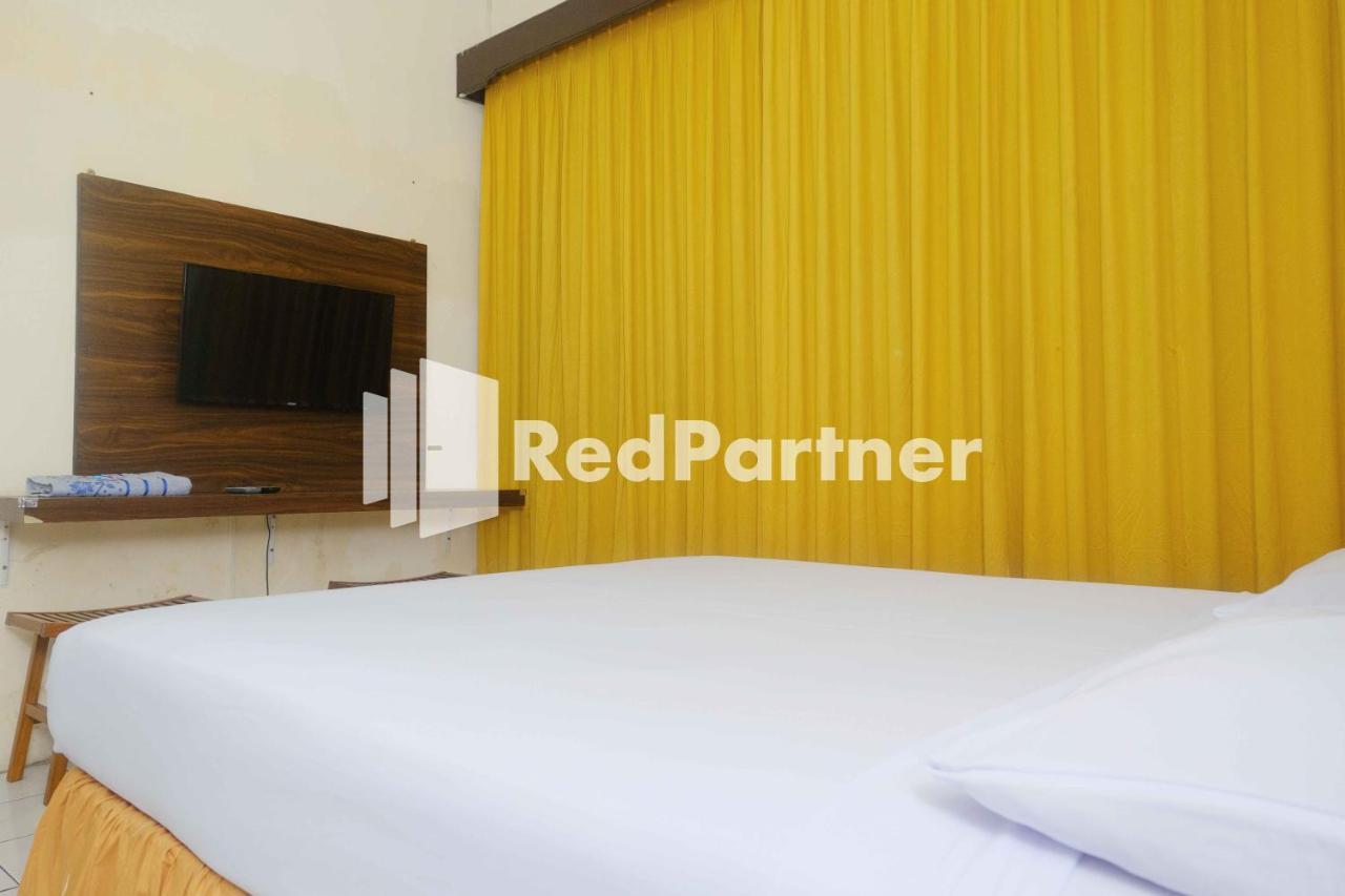 Hotel Transit 1 Makassar RedPartner Eksteriør billede