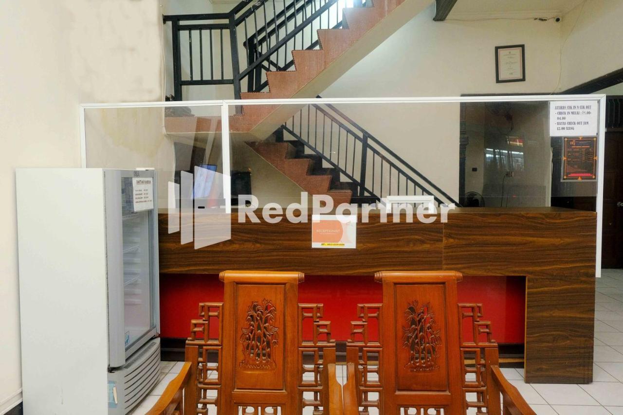 Hotel Transit 1 Makassar RedPartner Eksteriør billede
